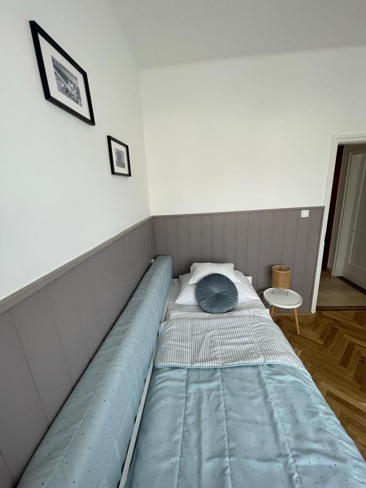 Attila Vendeghaz Apartmán *